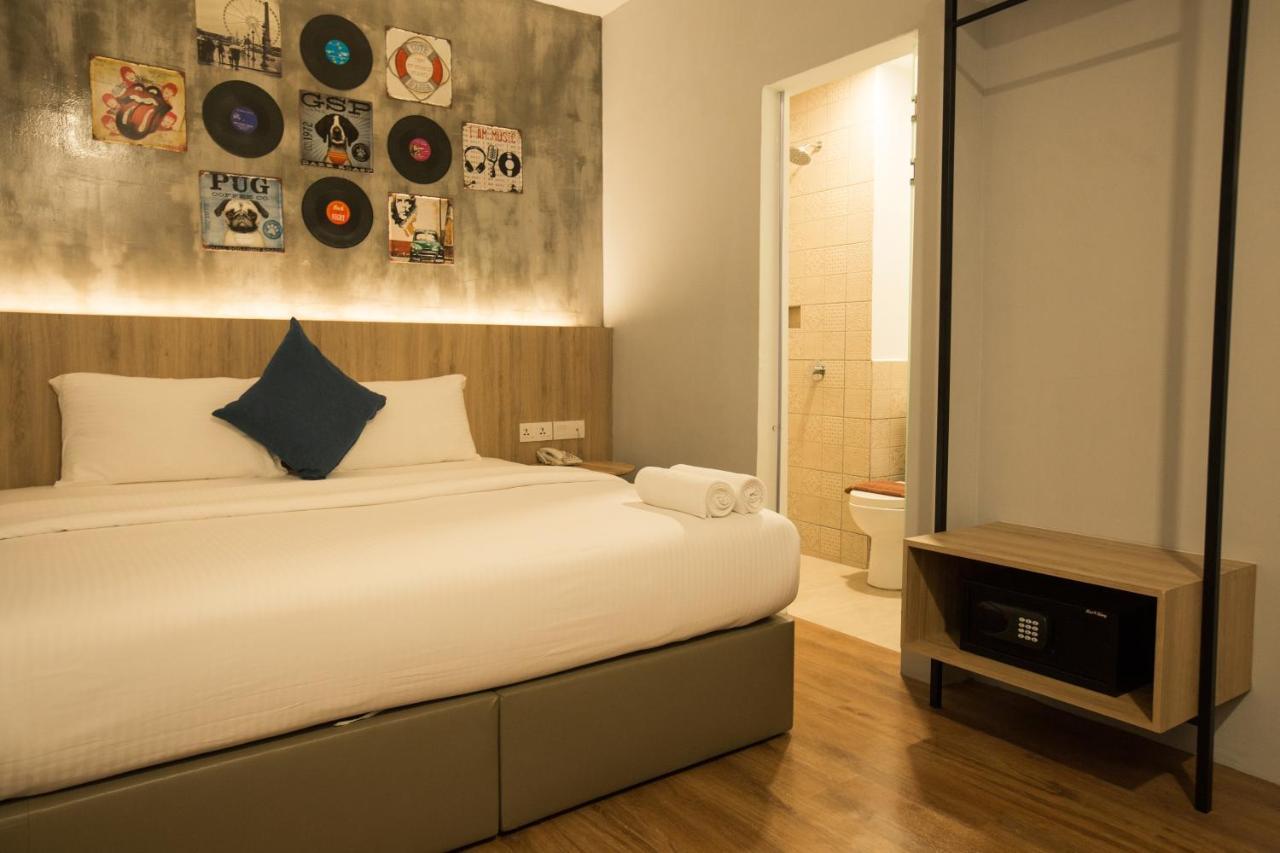 Hotel Ciq, Jalan Trus
